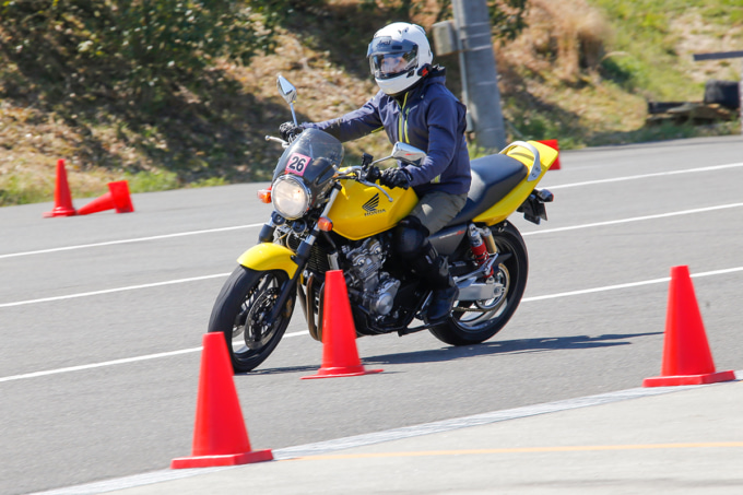 BATTLAX FUN & RIDE MEETING パイロンを使ったスラローム練習