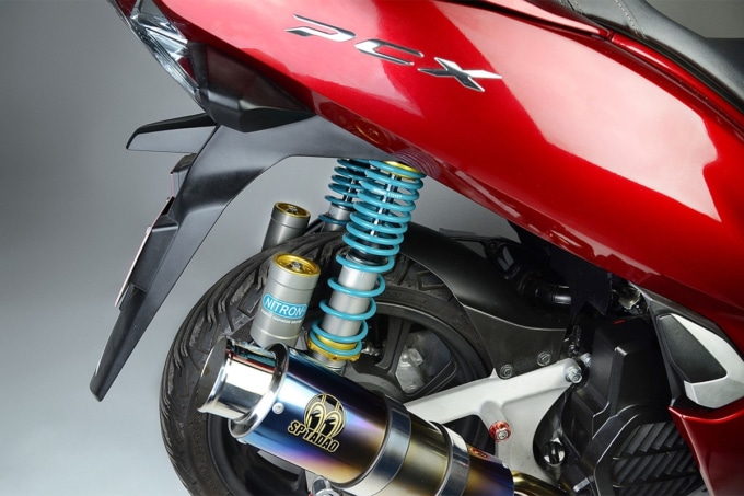 NITRON TWIN SHOCK R3を装着したHONDA PCX