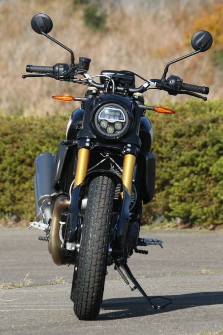 インディアンモーターサイクル FTR1200S フロントビュー