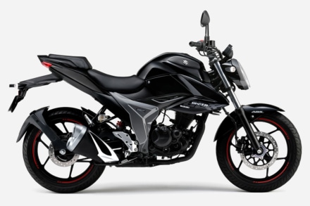 SUZUKI GIXXER150（グラススパークルブラック）左サイドビュー