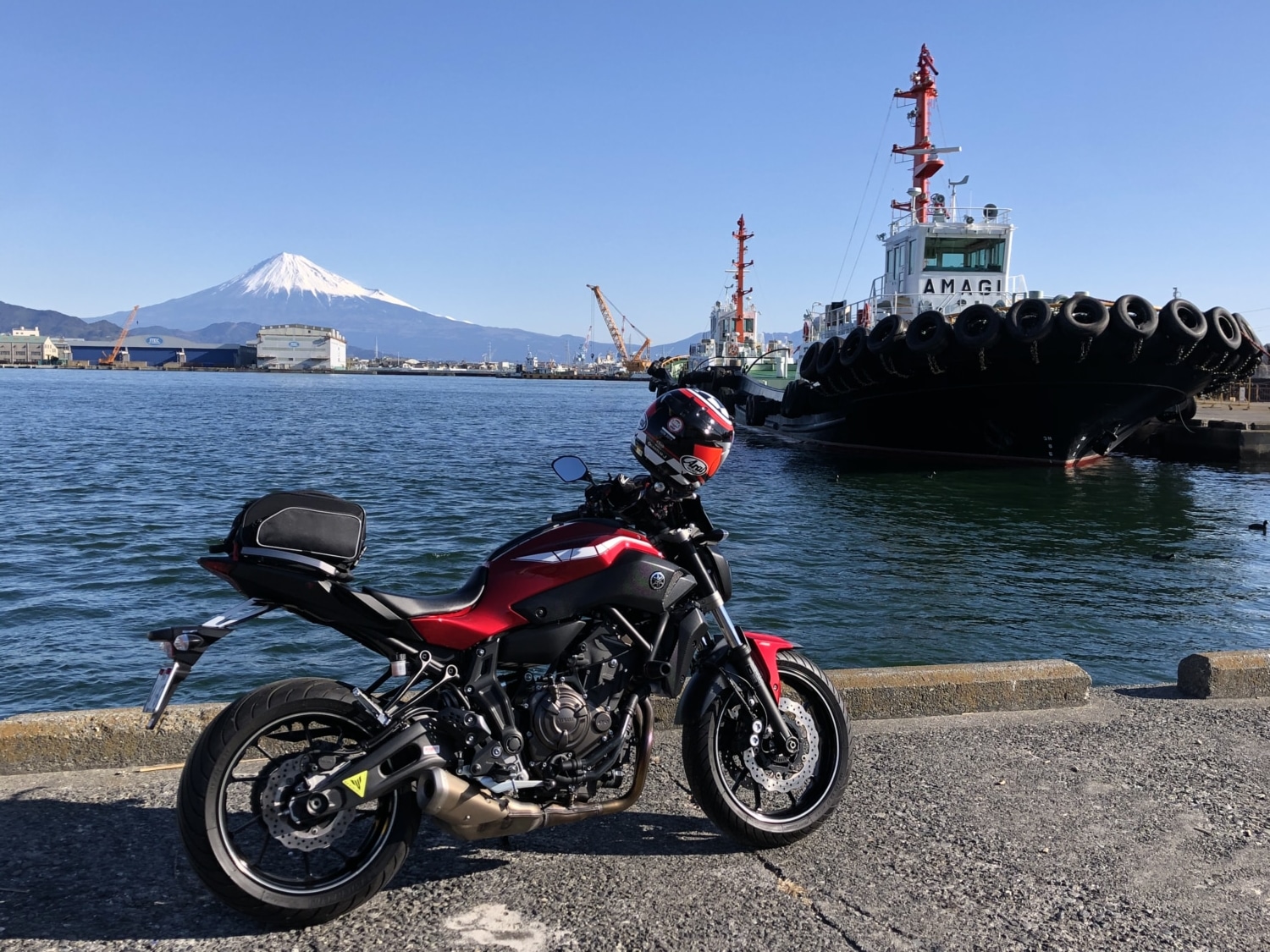港と富士と07