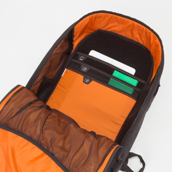 GWM X-OVER DAYPACK 30 バッグ内の収納ポケット