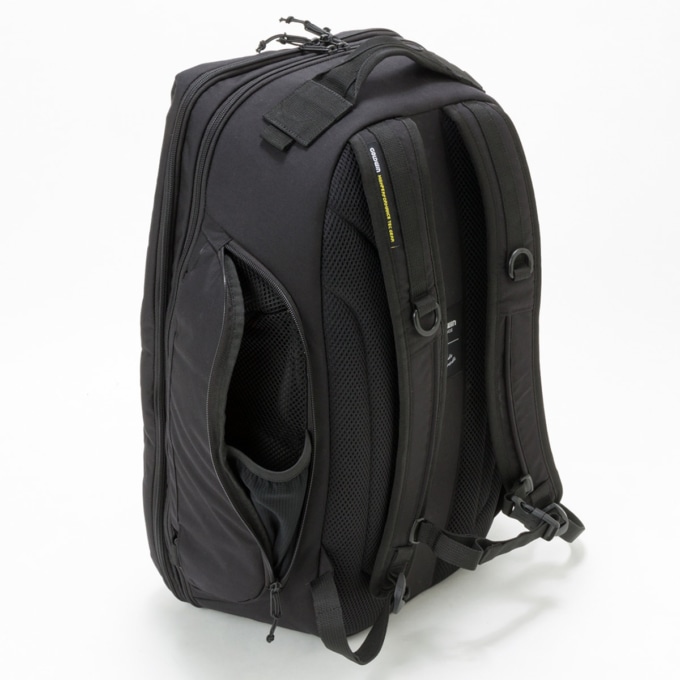 GWM X-OVER DAYPACK 30 バッグサイドの収納ポケット