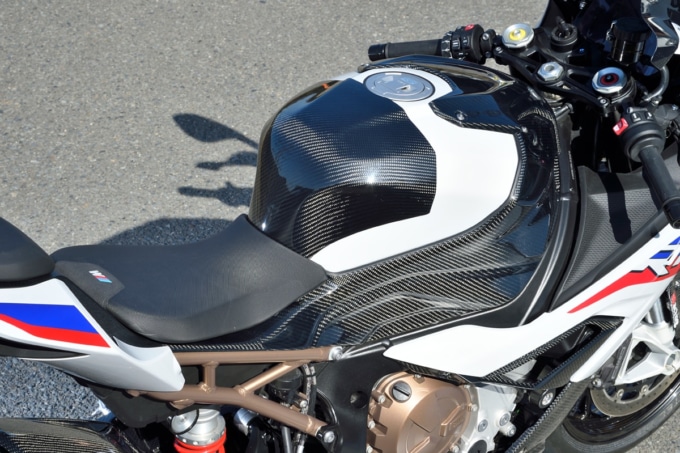 マジカルレーシング BMW S1000RR用カーボンタンクエンド／タンクサイドカバー