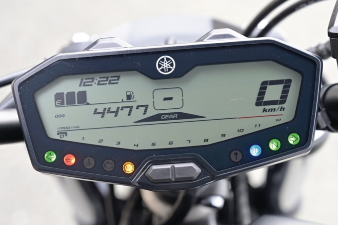 YAMAHA MT-07 ABSのデジタルメーター