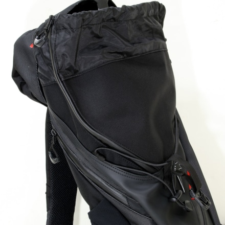 KUSHITANI K-3587 BACK PACK フラップを開けた状態