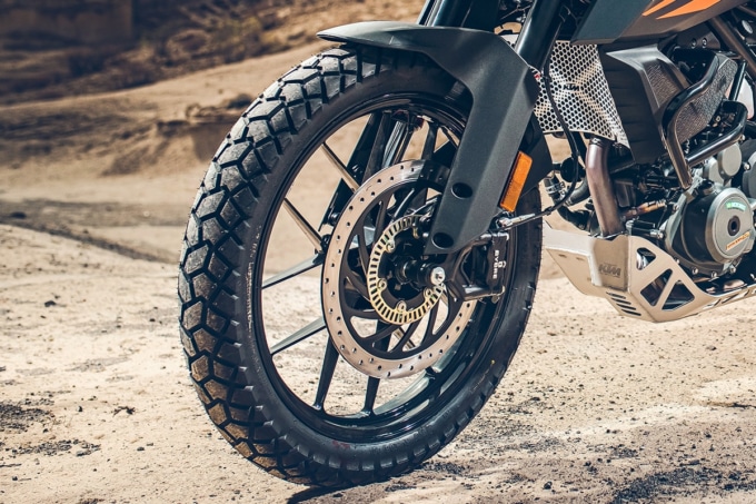 KTM 390ADVENTUREのフロント足まわり