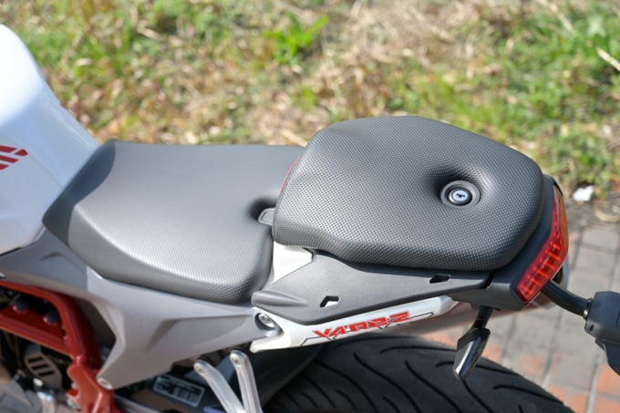 SWM VA'RE:Z125のシート