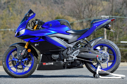 カーボンの鎧をまとい個性をアップ！“マジカルレーシング ストリートボディワーク for YZF-R25/3”