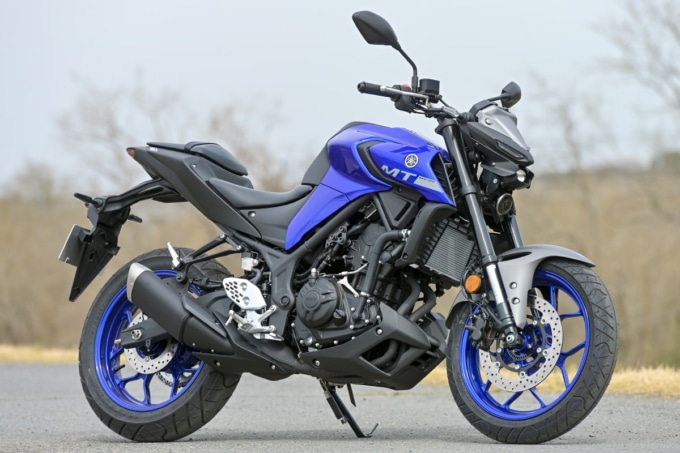 YAMAHA MT-25（2020年モデル）右7:3ビュー