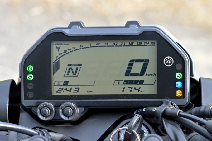 YAMAHA MT-25（2020年モデル）デジタルメーター