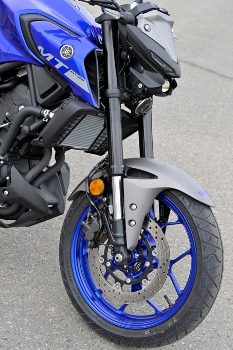 YAMAHA MT-25（2020年モデル）正立フロントフォーク