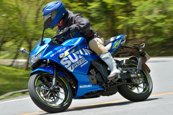 SUZUKI GIXXER SF250 ワインディング走行