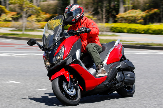 SYM CRUiSYM250（クルージム250）のコーナリング走行