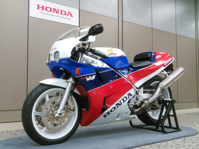 HONDA VFR750R(RC30)