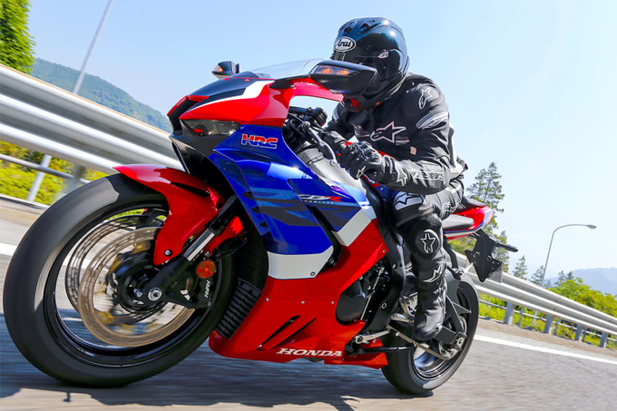 ホンダ CBR1000RR-R FIREBLADE 走行