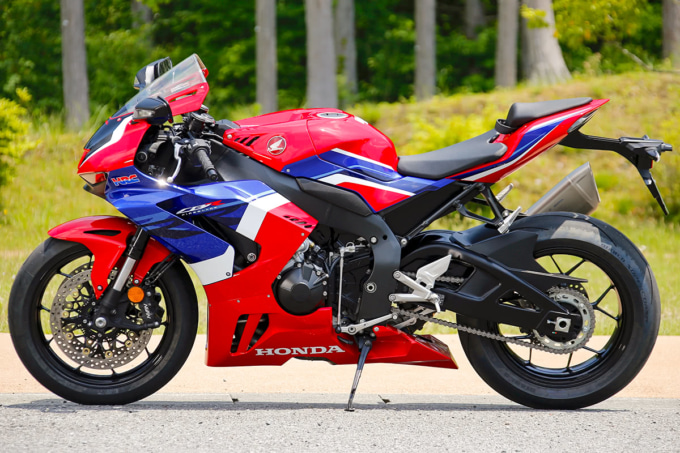 ホンダ CBR1000RR-R FIREBLADE 左サイドビュー