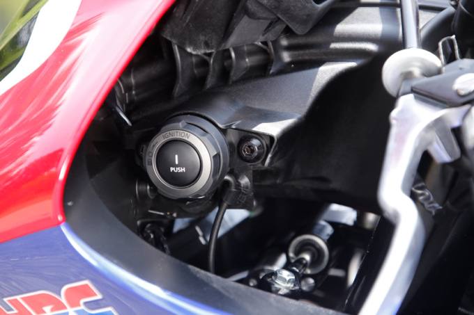 ホンダ CBR1000RR-R FIREBLADE Honda SMART Keyシステム