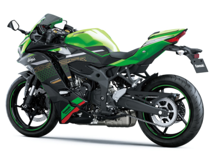 カワサキ Ninja ZX-25R SE KRT EDITION リヤ7:3ビュー