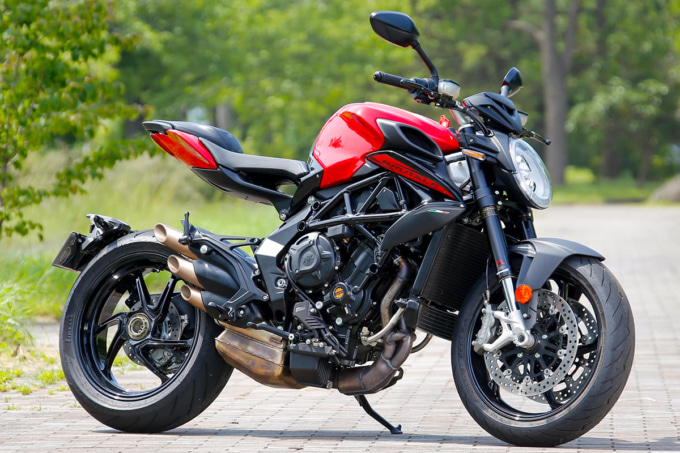 MV AGUSTA BRUTALE800 ROSSO 7:3ビュー