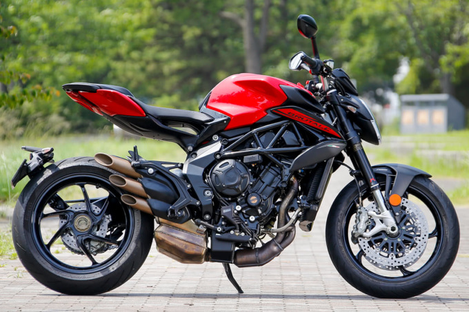 MV AGUSTA BRUTALE800 ROSSO 右サイドビュー