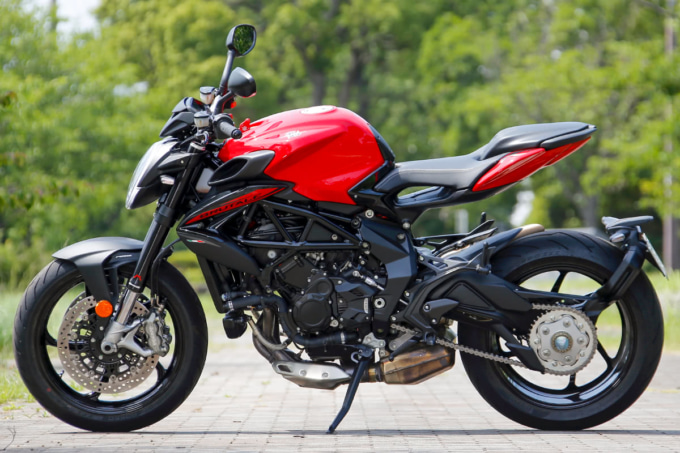 MV AGUSTA BRUTALE800 ROSSO 左サイドビュー