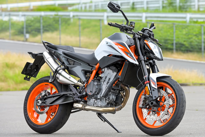 KTM 890DUKE R 7:3ビュー