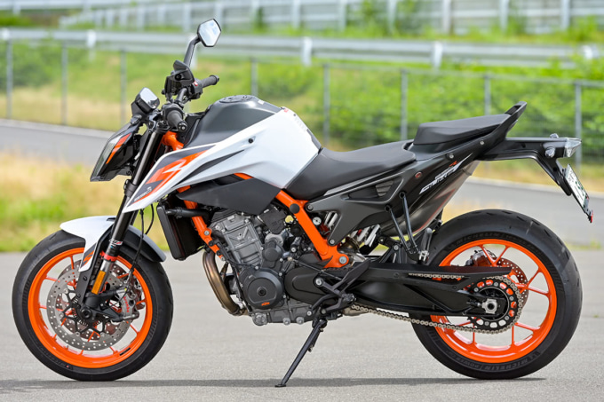 KTM 890DUKE R 左サイドビュー