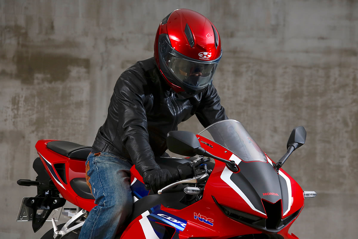 システムヘルメット特有の重さから解放された高機能モデル！“KABUTO RYUKI” - メーカーイチオシヘルメット徹底チェック - タンデムスタイル