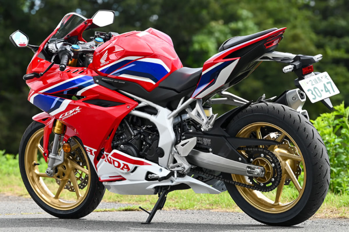 HONDA CBR250RR 左サイドビュー