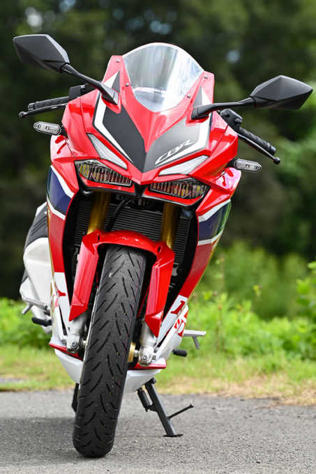 HONDA CBR250RR フロントビュー