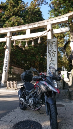 V-Strom650と諏訪大社（下社春宮）