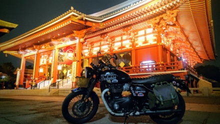 夜の静かな浅草寺