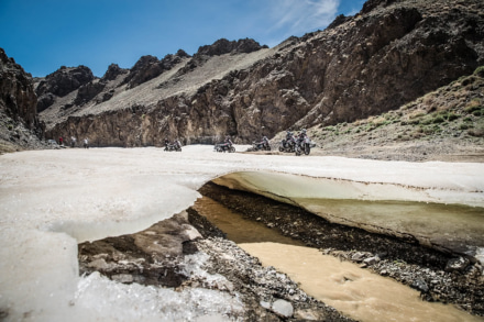 2018年 インターナショナルGSトロフィー 中央アジアで凍った河を超えている様子