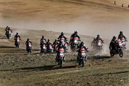 2018年 インターナショナルGSトロフィー 果てしないモンゴルの地をR1200GSが集団で駆ける