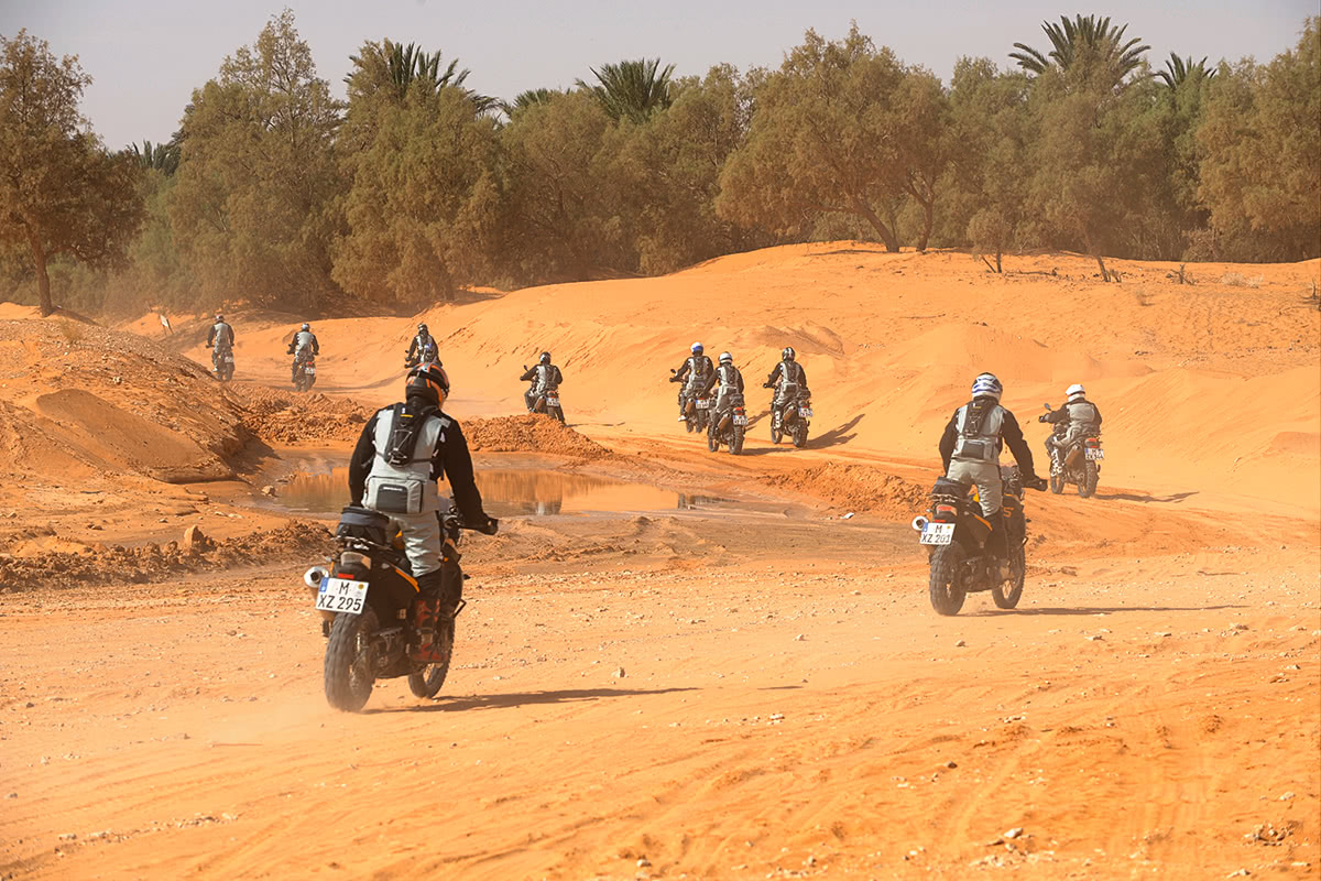 2008年チュニジアで行われた第1回インターナショナルGSトロフィー 移動風景
