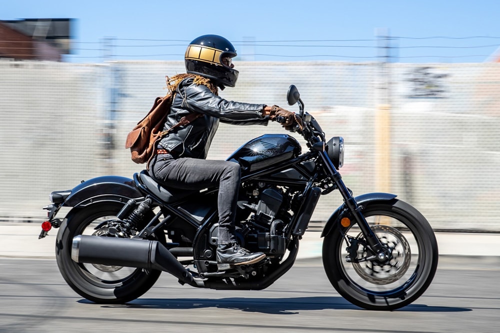 ホンダが海外モデルに新型レブル1100を発表 アメリカでは来年1月発売 バイクニュース タンデムスタイル