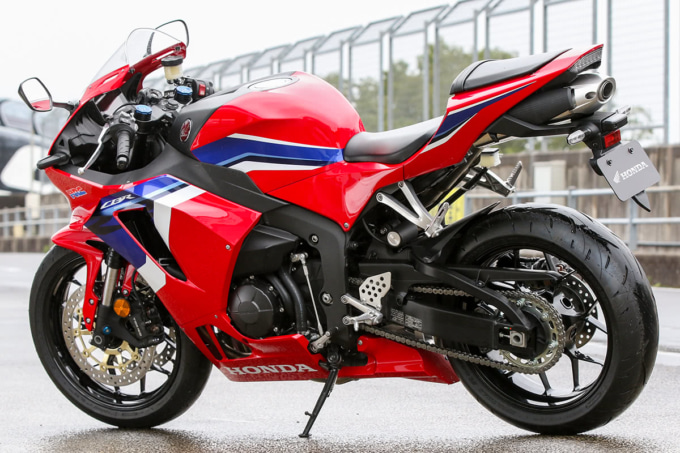 2021年モデルHONDA CBR600RR（2BL-PC40）リヤ7:3ビュー