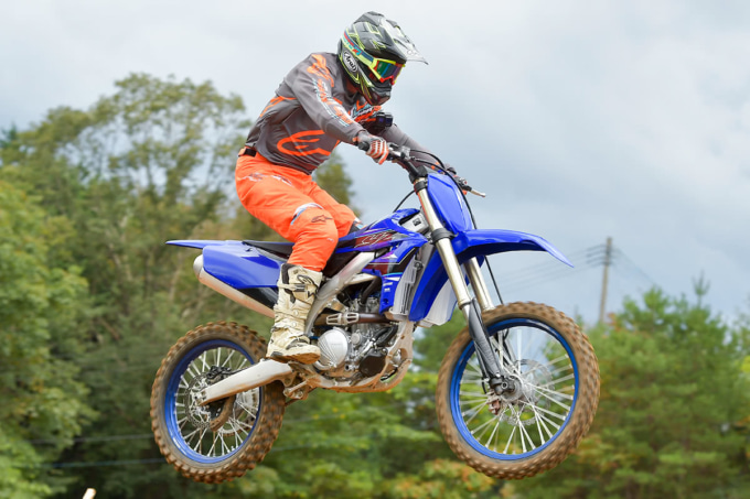 2021年モデル YAMAHA YZ250Fでジャンプ