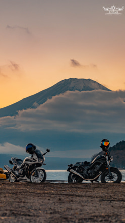 夕暮れの富士山