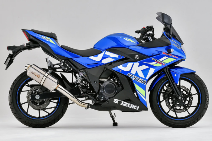 WestPower GSX250R用 JMCA認証スリップオンマフラーとライディングステップキット装着車両