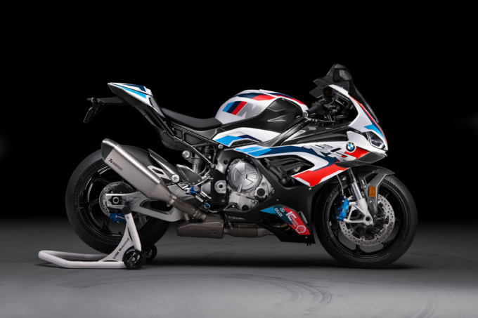 BMW M1000RR 右サイドビュー