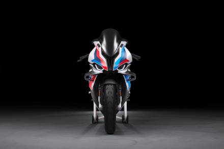 BMW M1000RR フロントビュー