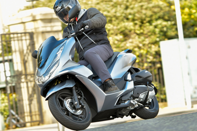 HONDA PCX（2021年モデル）走行