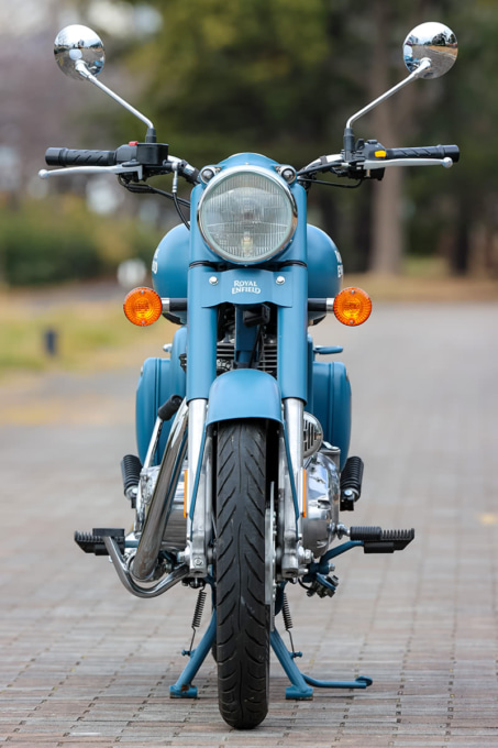 ROYAL ENFIELD Classic 500 フロントビュー