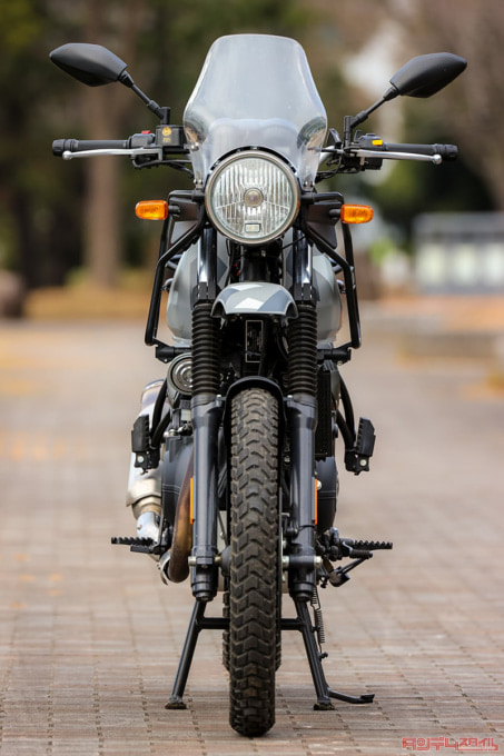 ROYAL ENFIELD HIMALAYAN フロントビュー