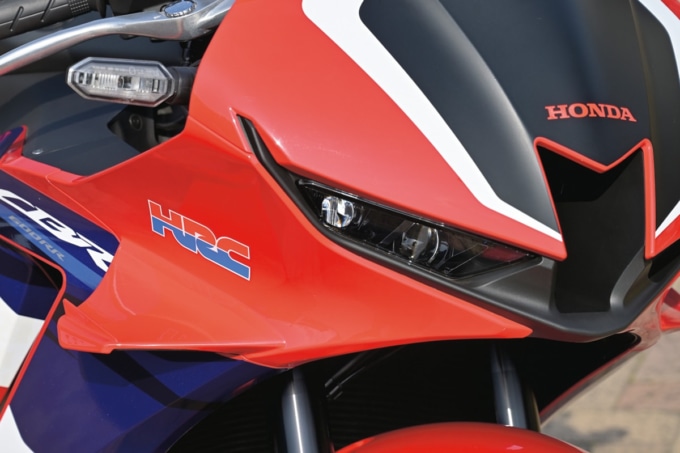 HONDA CBR600RR フロント