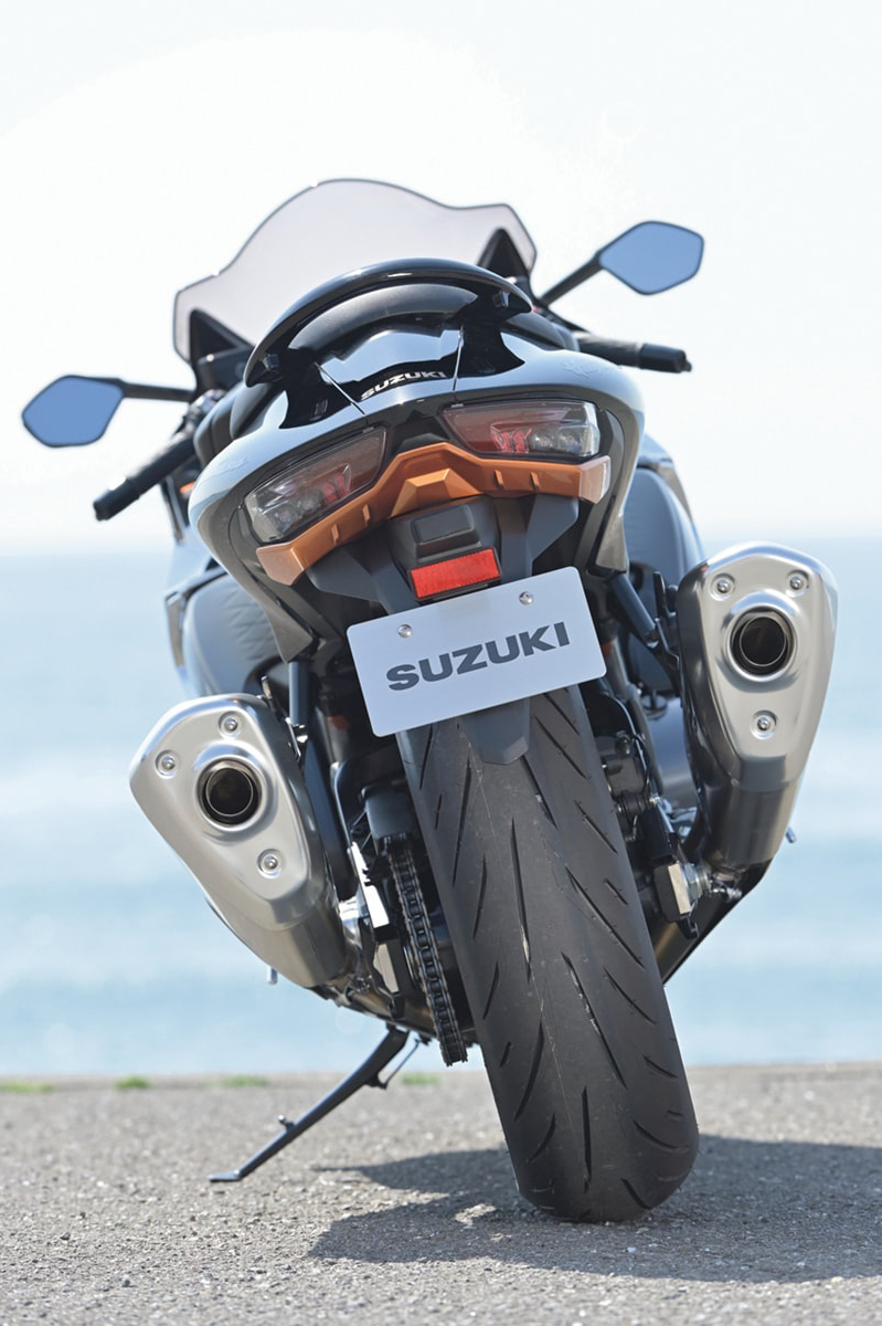 Suzuki Hayabusa ブランドらしさを継承しつつ質感とパフォーマンスを高める バイクインプレッション タンデムスタイル