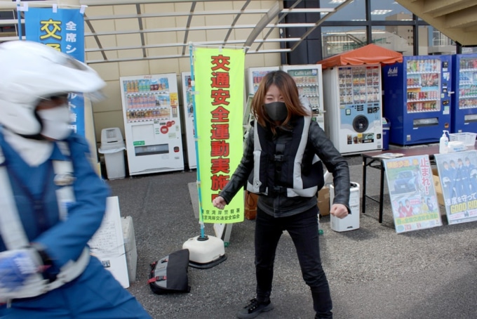 湾岸署×三田署 バイクの“交通安全啓発イベントinライコランド東雲”