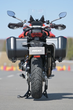 DUCATI MULTISTRADA V4S 後ろ